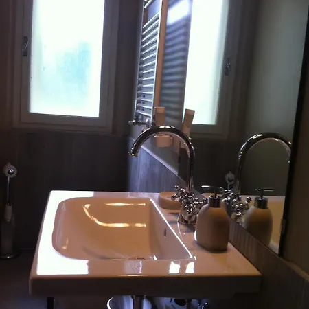 Acero Giallo Bed and Breakfast Πάρμα